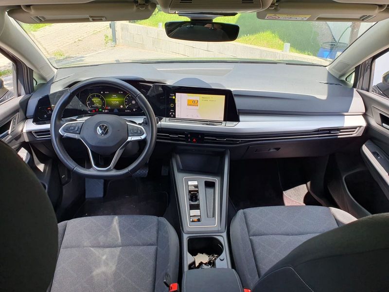Volkswagen Golf • 2020 • 38,000 km 9