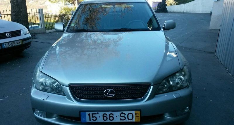 Lexus IS • 2001 • 130,000 km 1