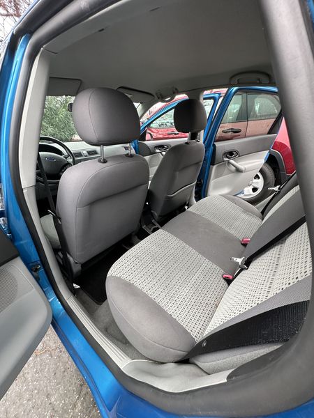 Ford Focus • 2007 • 190,000 mi 6