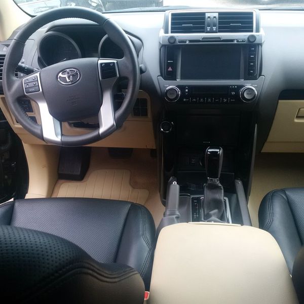 Toyota Land Cruiser • 2016 • 21 km 4