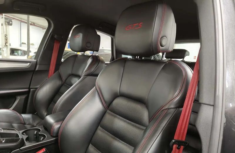 Porsche Macan • 2017 • 138,792 km 4