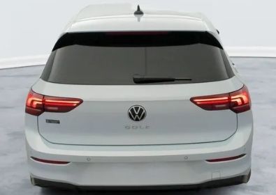 Volkswagen Golf • 2025 • 10 km 1