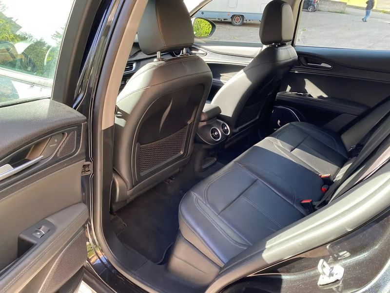 Alfa Romeo Stelvio • 2019 • 125,000 km 9