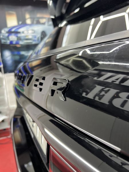 Land Rover Range Rover • 2020 • 150,000 km 10