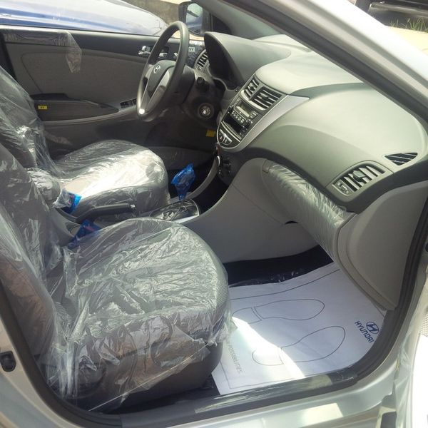 Hyundai Accent • 2014 • 3 km 2