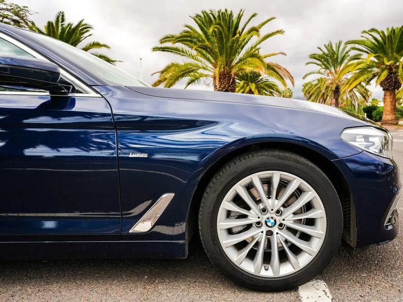 BMW 520D • 2017 • 115,000 km 4