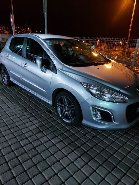 Peugeot 308 • 2012 • 128,000 km 3
