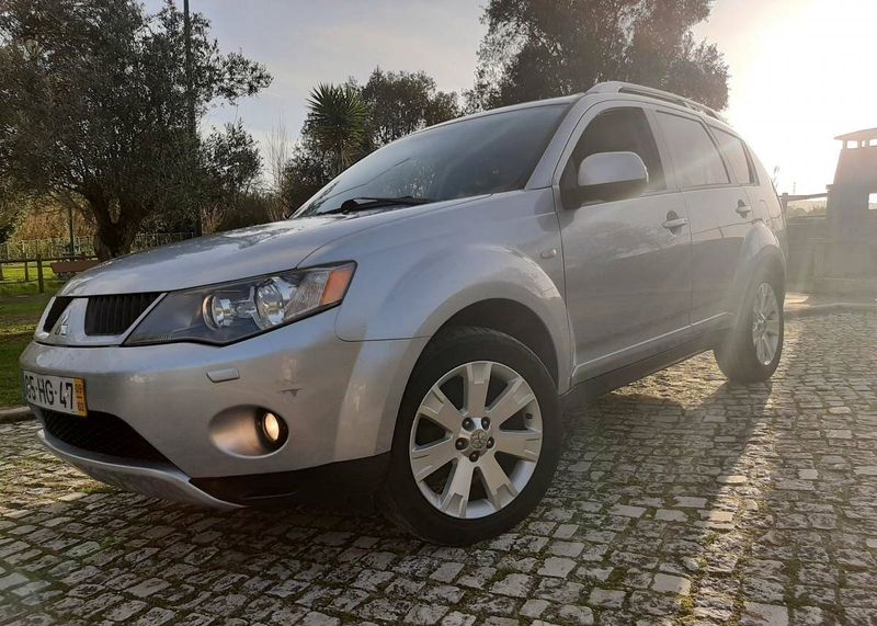 Mitsubishi Outlander • 2009 • 180,000 km 3
