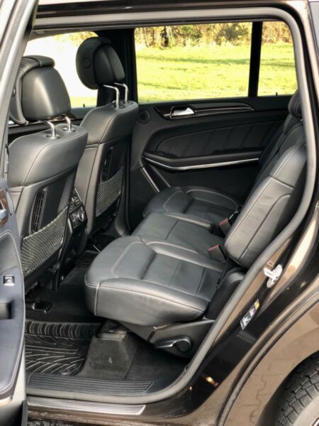 Mercedes-Benz GL • 2015 • 208,000 km 8