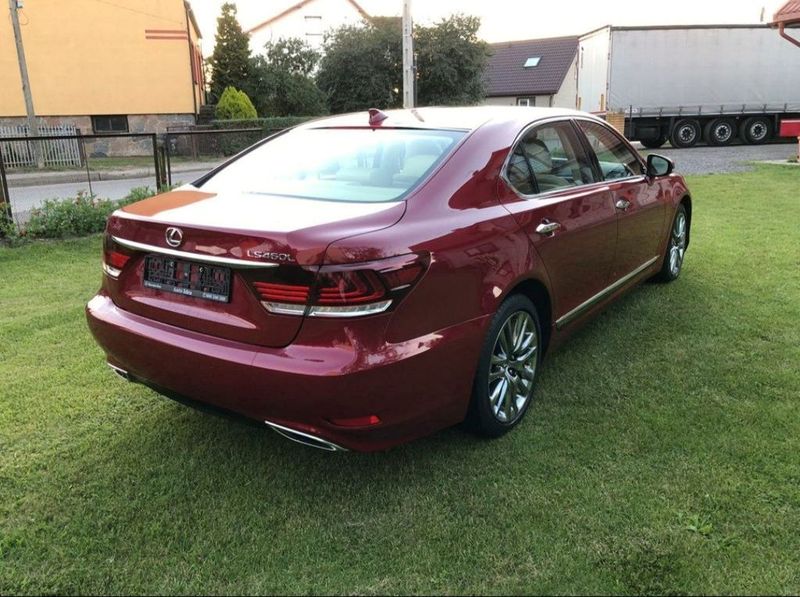 Lexus LS • 2017 • 57,000 km 3