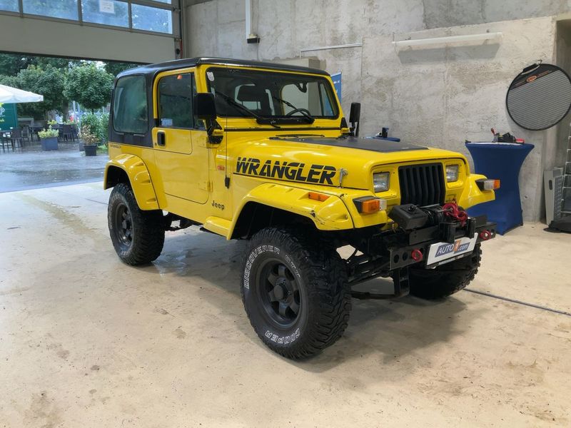 Jeep Wrangler • 1992 • 150,000 km 1