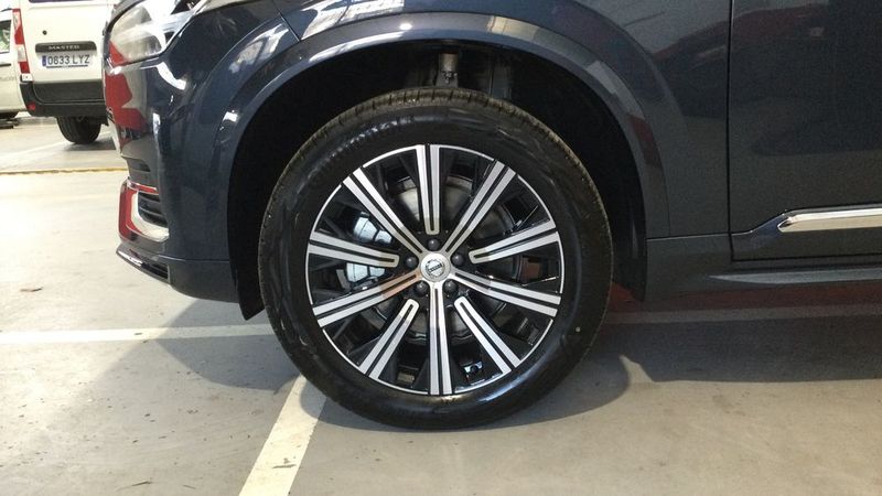 Volvo XC90 • 2023 • 12,000 km 18