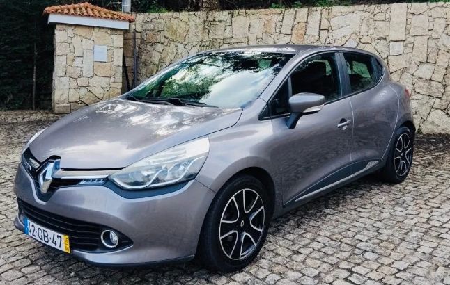 Renault Clio • 2015 • 120,000 km 1