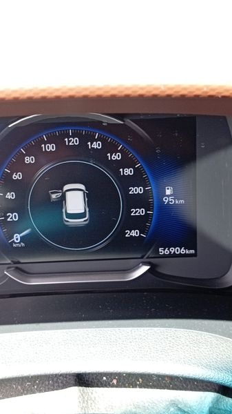 Hyundai Creta • 2023 • 56,000 km 2