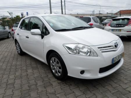 Toyota Auris • 2010 • 190,000 km 2