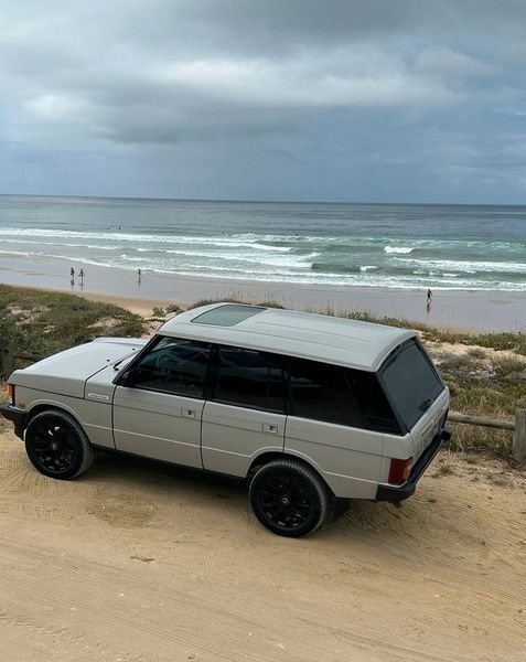 Land Rover LR2 • 1993 • 100,000 km 2