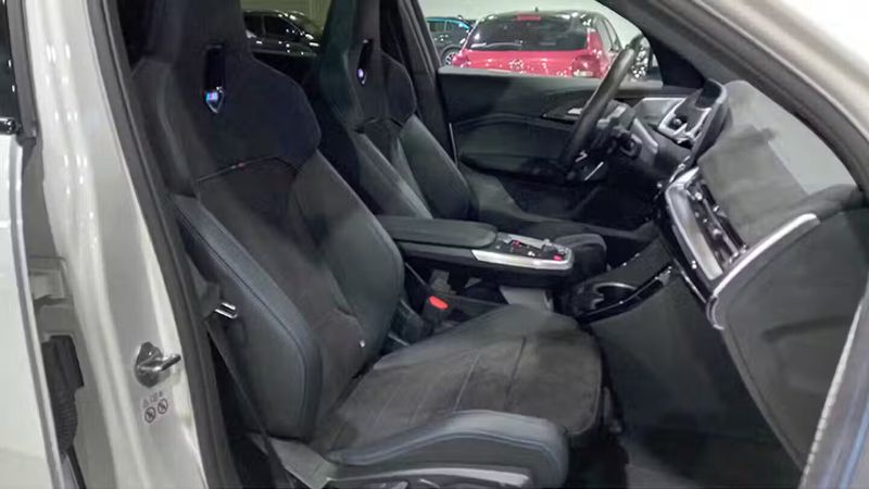 BMW X2 • 2024 • 13,176 km 5