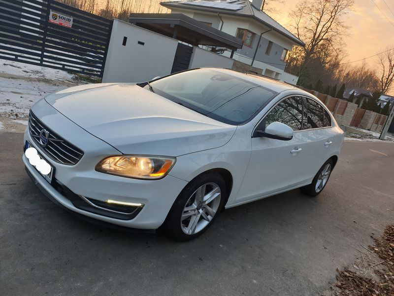 Volvo S60 • 2015 • 148,000 km 3