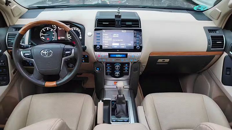 Toyota Land Cruiser • 2022 • 116,987 km 11