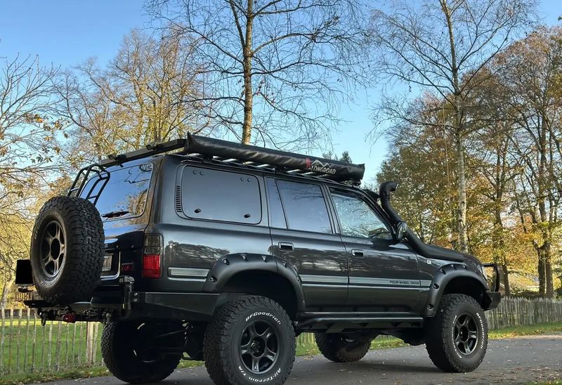 Toyota Land Cruiser • 1990 • 276,000 km 11