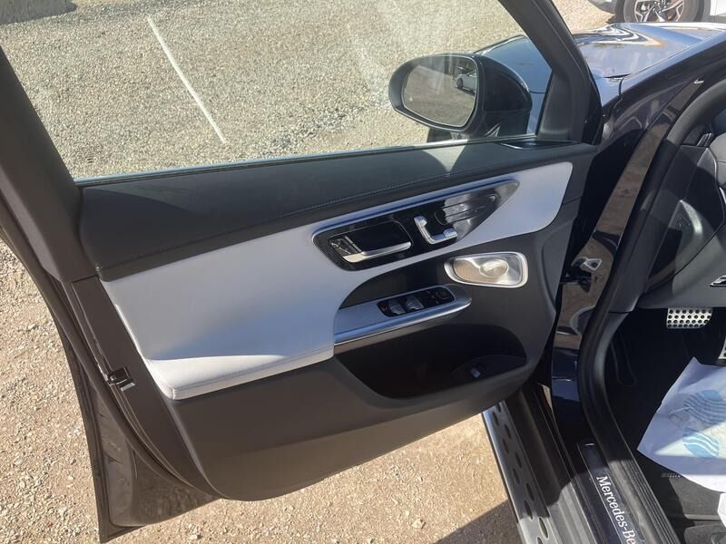 Mercedes-Benz GLC • 2023 • 74,489 km 6