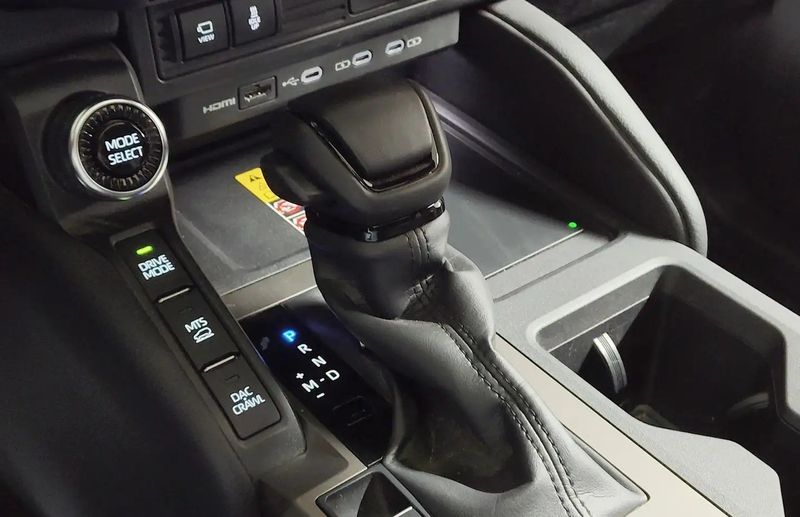 Toyota Land Cruiser • 2024 • 6,583 km 10