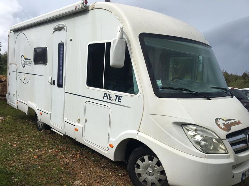 Mercedes-Benz 310 Van • 2008 • 80,000 km 2