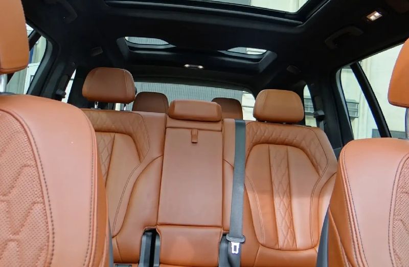 BMW X7 • 2019 • 149,000 km 12