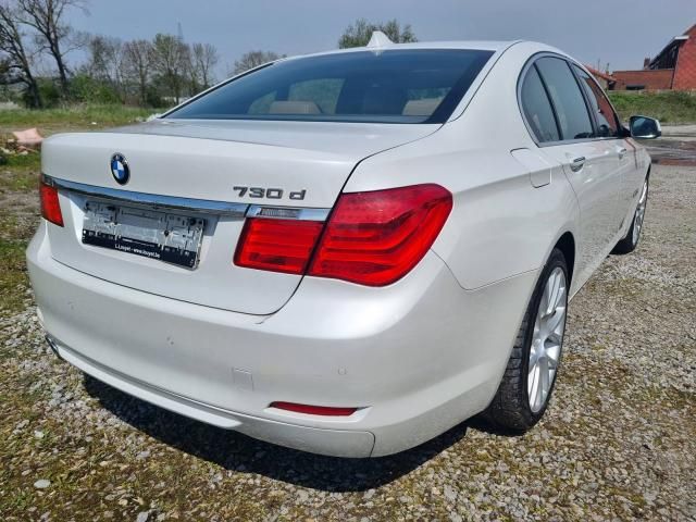 BMW 7 • 2012 • 188,000 km 3