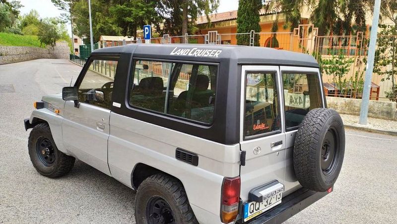 Toyota Fortuner • 1989 • 200,000 km 2