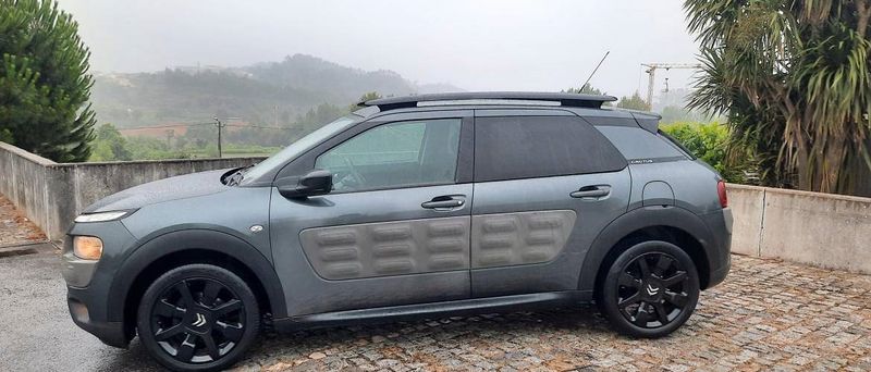 Citroën C4 • 2014 • 200,000 km 3