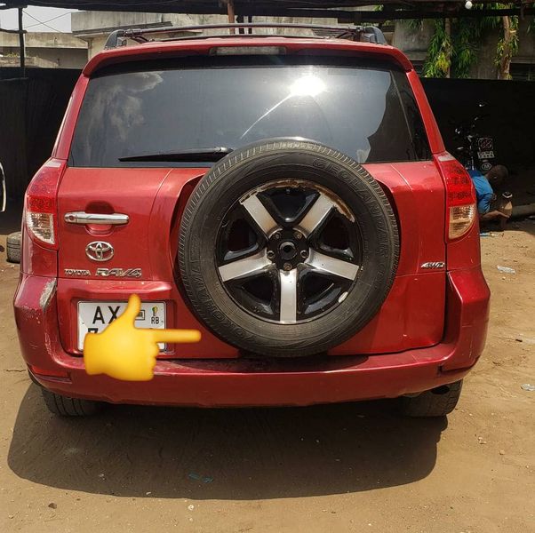 Toyota RAV4 • 2008 • 157,000 km 3