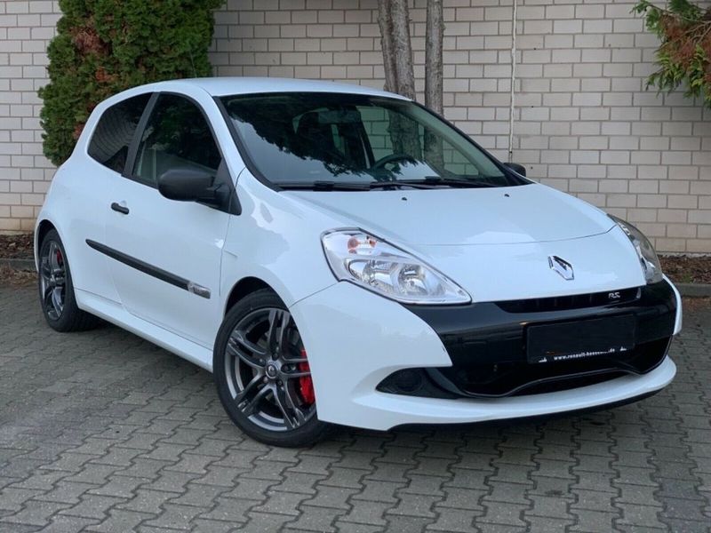 Renault Clio • 2012 • 29,000 km 1