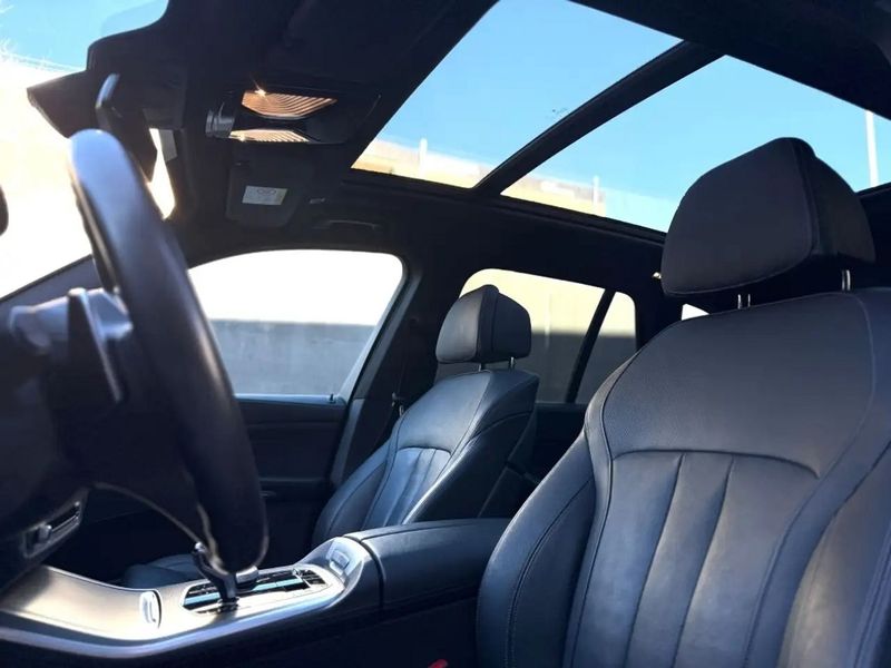 BMW X5 • 2020 • 89,000 km 10