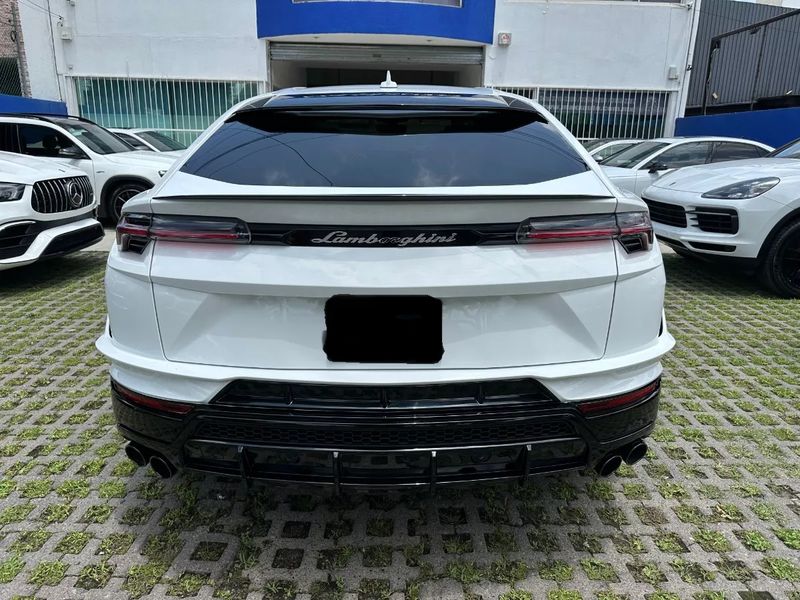 Lamborghini Urus • 2024 • 25,000 km 4