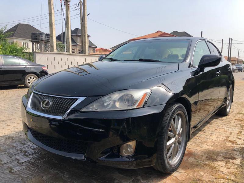 Lexus CT • 2009 • 200 km 1