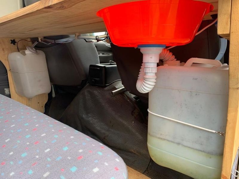 Nissan Vanette • 1997 • 250,000 km 3