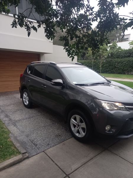 Toyota RAV4 • 2014 • 65,000 km 4