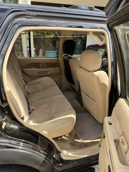 Nissan Pathfinder • 1997 • 145,000 mi 3