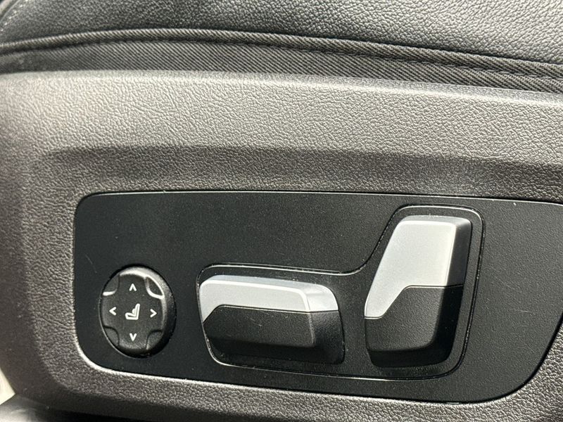 BMW X4 • 2022 • 222,000 km 3