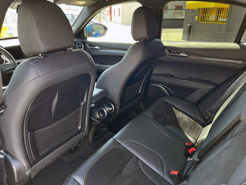 Alfa Romeo Stelvio • 2019 • 107,000 km 2