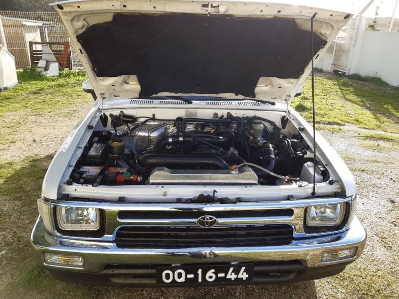 Toyota Hilux • 1991 • 130,000 km 3