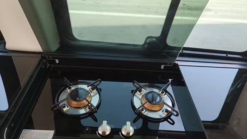 Mercedes-Benz 200 - 300 • 2019 • 76,303 km 2