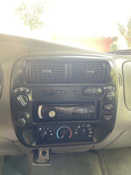 Ford Explorer • 1997 • 171,000 km 4