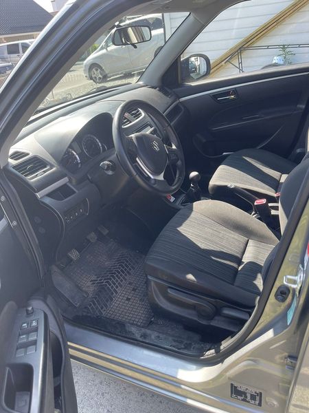 Suzuki Swift • 2015 • 51,000 km 3