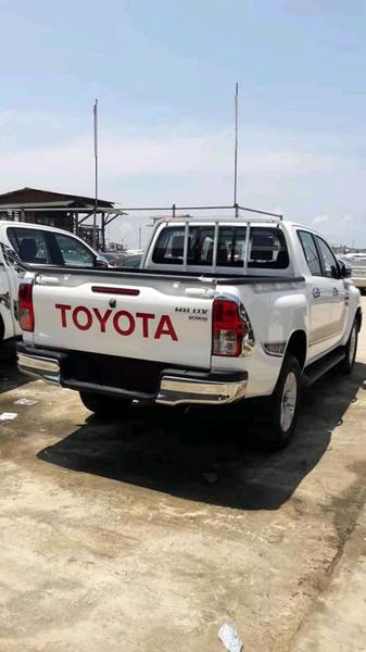 Toyota Hilux • 2016 • 19,457 km 6