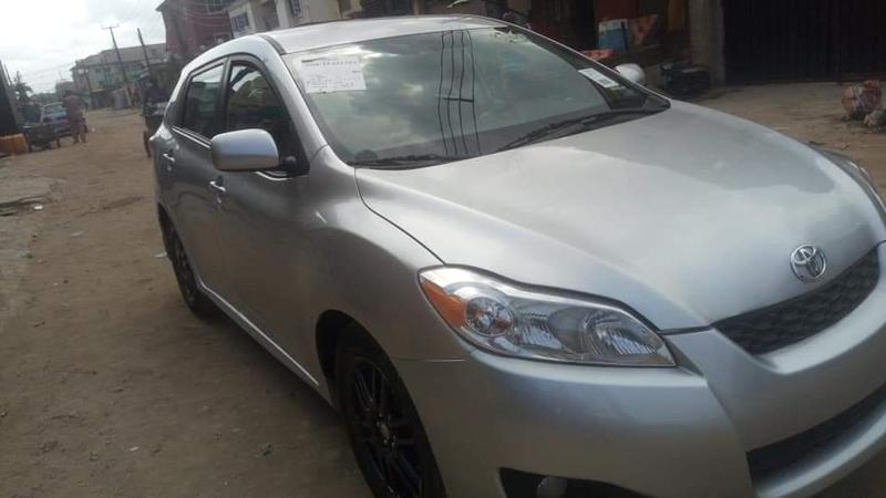 Toyota Matrix • 2009 • 90,000 km 4