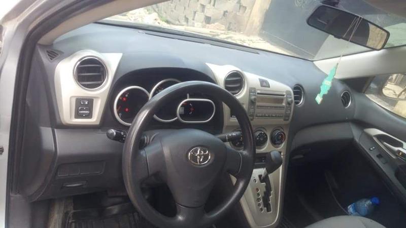 Toyota Matrix • 2009 • 90,000 km 5