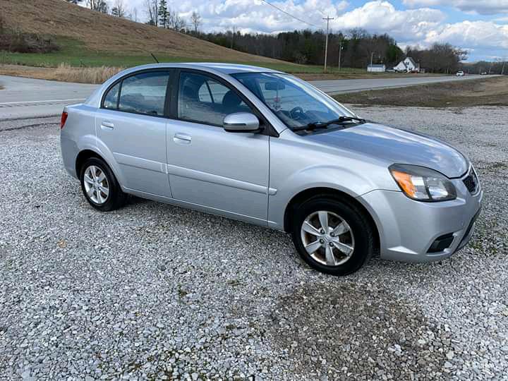 Kia Rio • 2010 • 156,000 km 5