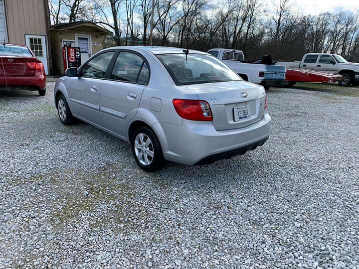 Kia Rio • 2010 • 156,000 km 4